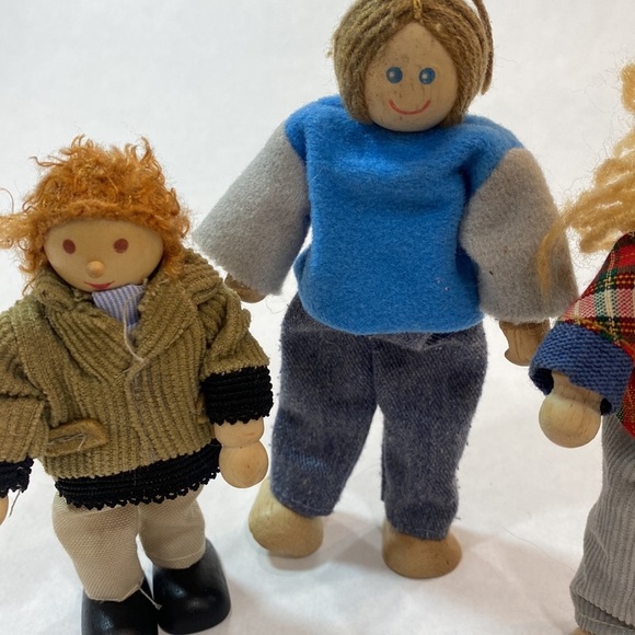Wooden posable family mom,‎ dad, boy 5.5" - Picture 3 of 5